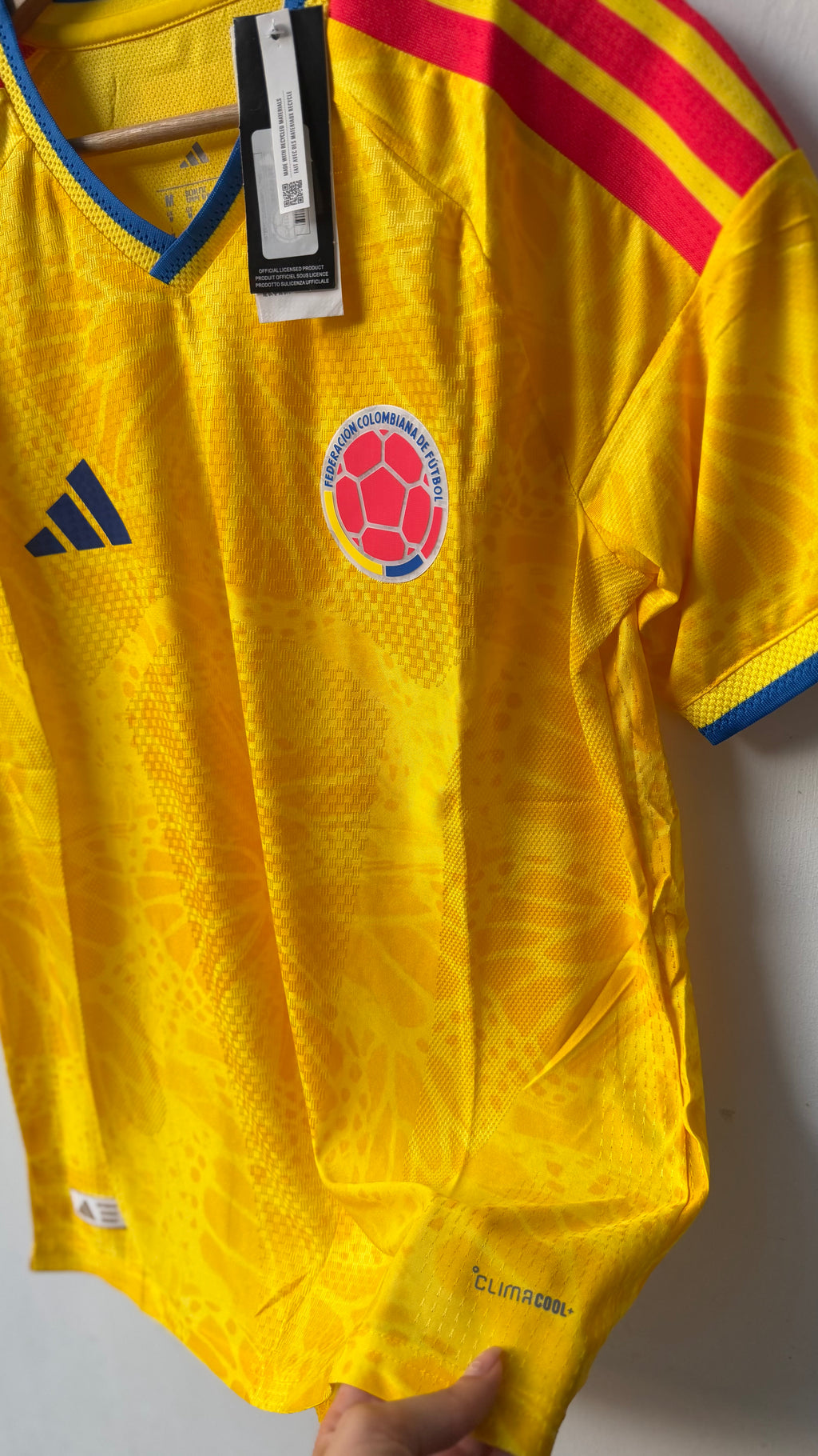 PLAYER AMARILLA HOMBRE