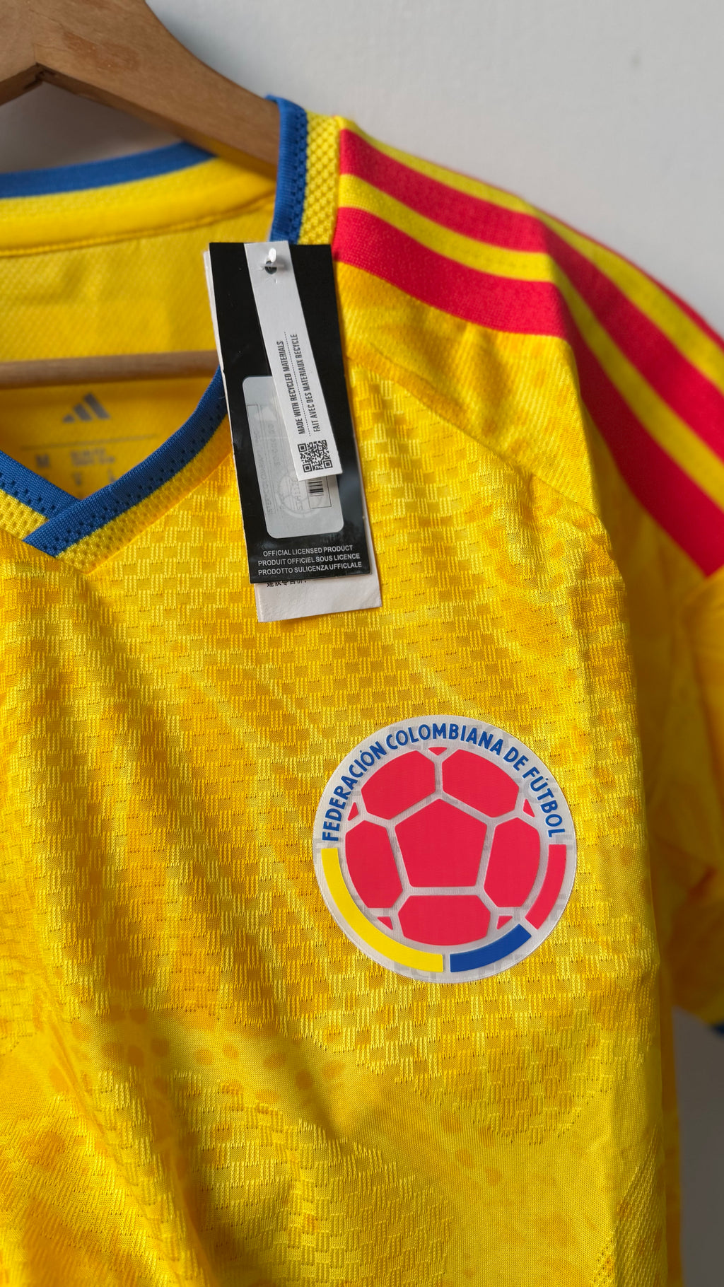 PLAYER AMARILLA HOMBRE