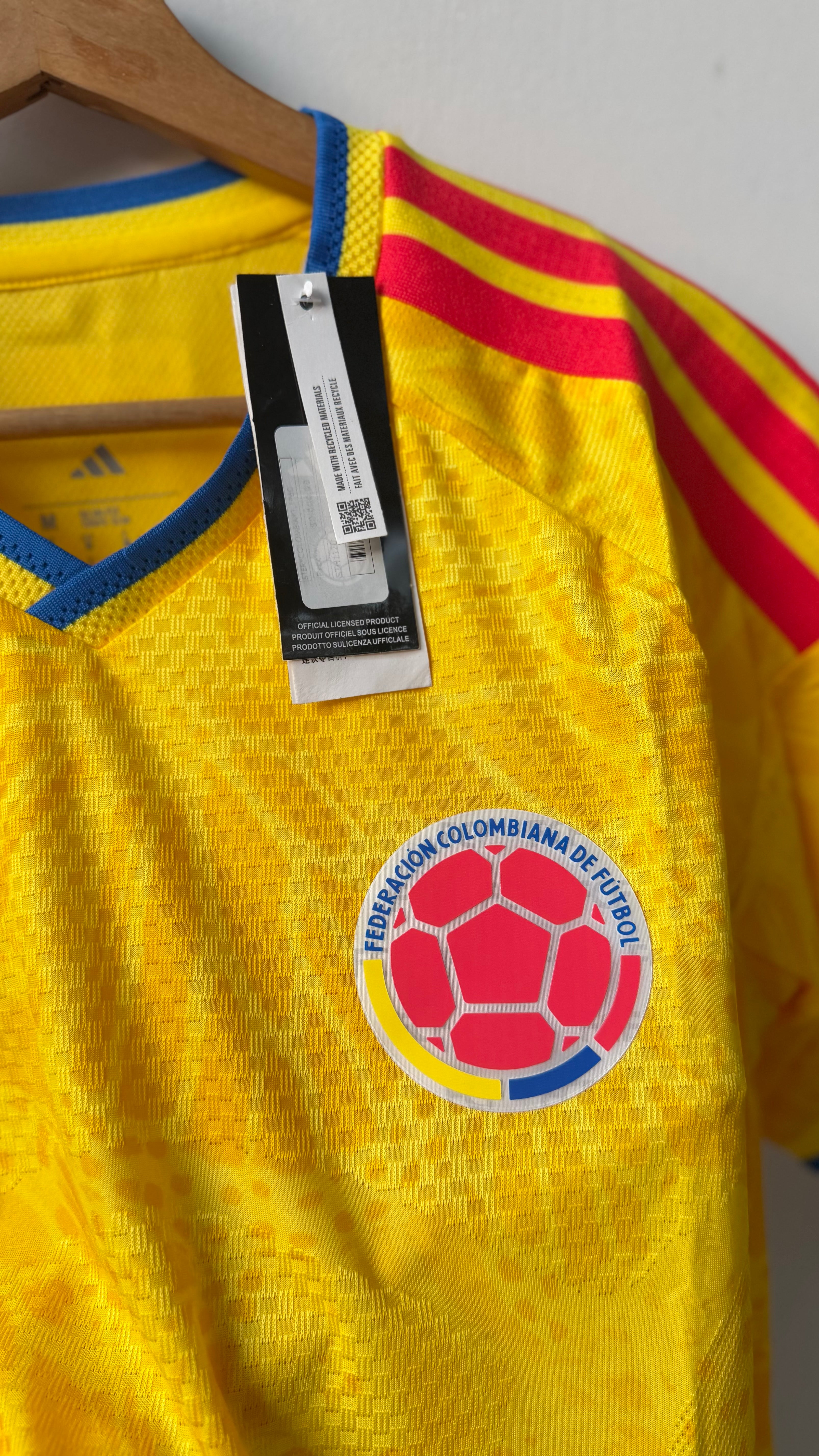 PLAYER AMARILLA HOMBRE